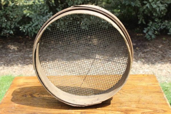 Round Wooden Sifter