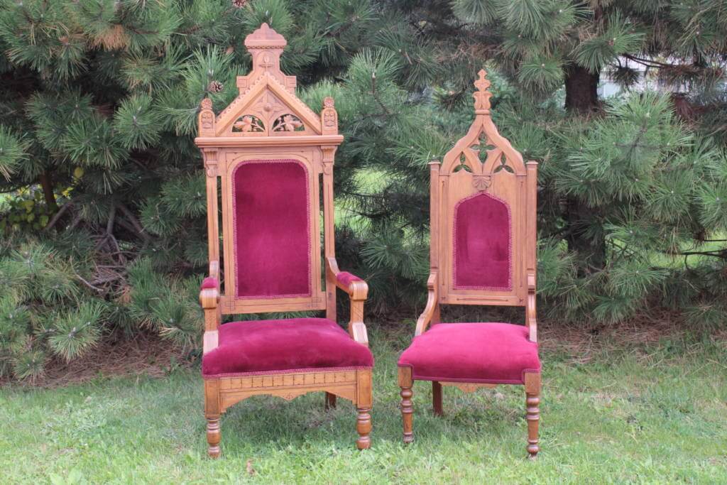 King & Queen Chairs — La Vintage