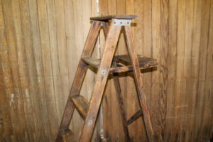 Wood Step Ladder-M