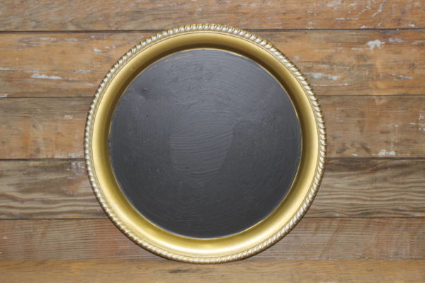 F196: Circular Gold Feathered Trimmed Platter Chalkboard