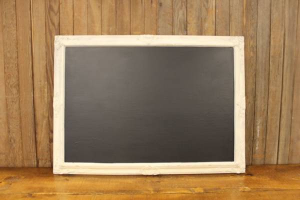 F175 White Detailed Cornered Chalkboard