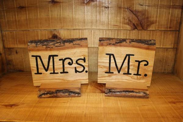 Mr & Mrs Rustic Displays-Black Vintique Rental-WI