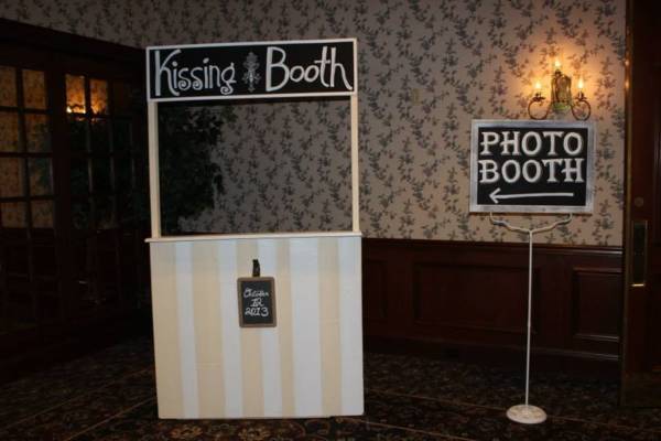 Photo/Kissing Booth