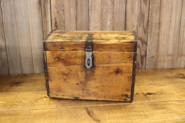 Domed Chest Card Box
